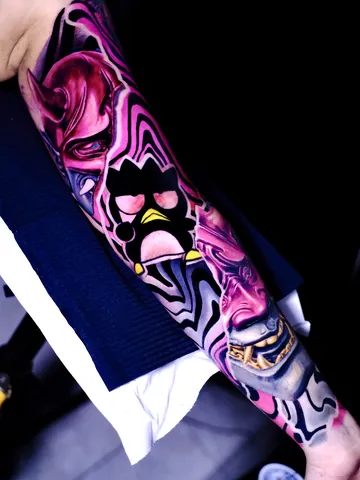 Fotografia real de un tatuaje new school en Arkadia
