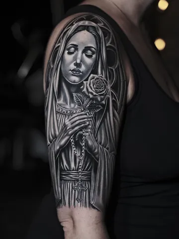 Fotografia real de un tatuaje realismo en Arkadia